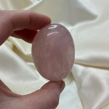 Load image into Gallery viewer, Star Rose Quartz Palmstone C
