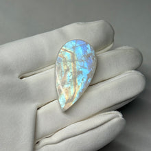 Load image into Gallery viewer, AA Rainbow Moonstone Cabochon 59.85ct
