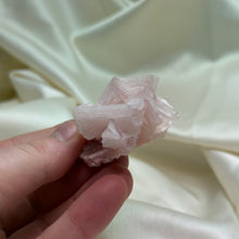 Load image into Gallery viewer, California Halite Specimen A
