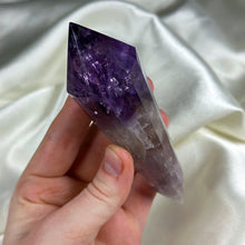 Load image into Gallery viewer, A-Grade Amethyst Vogel Carving
