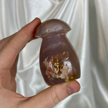Load image into Gallery viewer, Flower Agate x Carnelian Mushroom Carving
