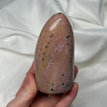 Load image into Gallery viewer, Contrast Kabamby Ocean Jasper Freeform (14.3oz)
