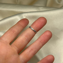 Load image into Gallery viewer, Sterling Silver Honeybee Ring (Size 4)
