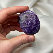Load image into Gallery viewer, Chatoyant Charoite Palmstone
