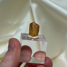 Load image into Gallery viewer, Beautiful Terminated Imperial Topaz Crystal K
