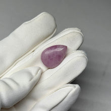 Load image into Gallery viewer, Kunzite Cabochon 21ct
