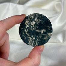 Load image into Gallery viewer, Moss Agate Disc Carving G
