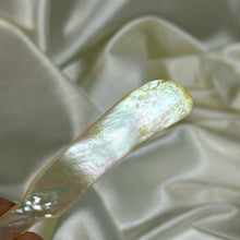 Load image into Gallery viewer, Mother of Pearl Knife B (Second Hand)
