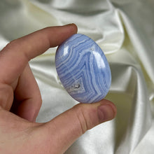 Load image into Gallery viewer, Blue Lace Agate Palmstone A
