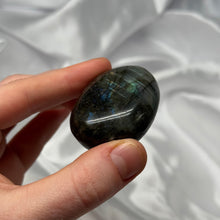 Load image into Gallery viewer, Orange Flash Labradorite Palmstone
