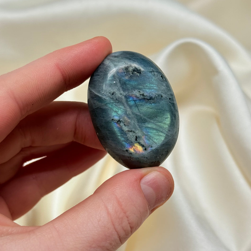 Labradorite Palmstone Q