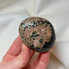 Load image into Gallery viewer, Kabamby Ocean Jasper Palmstone G
