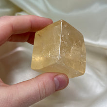 Load image into Gallery viewer, Honey Calcite Freeform D
