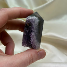 Load image into Gallery viewer, Amethyst with Agate Tower F
