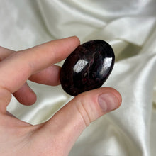 Load image into Gallery viewer, High Quality Garnet Palmstone A
