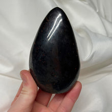 Load image into Gallery viewer, Reflective Hematite Freeform
