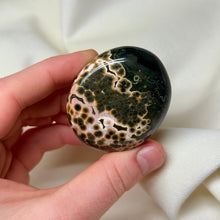 Load image into Gallery viewer, Kabamby Ocean Jasper Palmstone C

