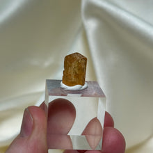 Load image into Gallery viewer, Beautiful Terminated Imperial Topaz Crystal H
