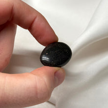 Load image into Gallery viewer, Rare! Honduras Black Opal Mini Palm A
