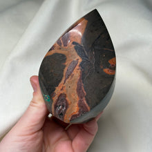 Load image into Gallery viewer, Tiger Jasper Flame B 12.3oz
