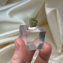 Load image into Gallery viewer, Green and Pink Brazilian Tourmaline Specimen
