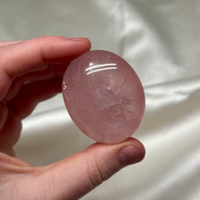 Load image into Gallery viewer, Star Rose Quartz Palmstone C
