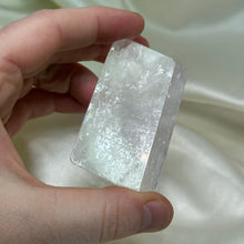 Load image into Gallery viewer, Optical Calcite Freeform D
