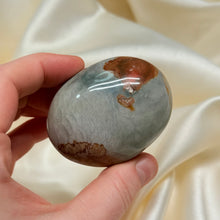Load image into Gallery viewer, Polychrome Jasper Palmstone H
