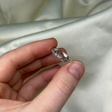 Load image into Gallery viewer, Sterling Silver Turtle Ring (Size 8)
