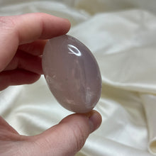 Load image into Gallery viewer, Star Rose Quartz Palmstone A
