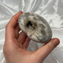 Load image into Gallery viewer, Moody Sea Jasper Heart with Large Druzy Pocket
