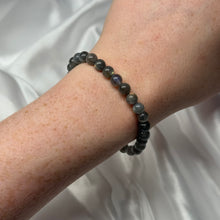 Load image into Gallery viewer, Flashy Labradorite Stretch Bracelet 6” wrist
