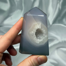 Load image into Gallery viewer, Dreamy Agate Tower with Druzy
