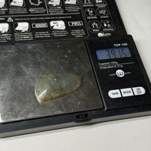 Load image into Gallery viewer, Labradorite Cabochon 39.15ct
