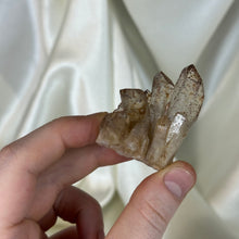 Load image into Gallery viewer, Red Feather Lakes Hematite Quartz from Colorado C
