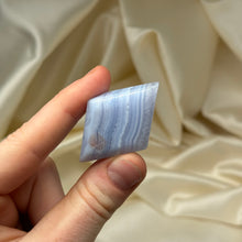 Load image into Gallery viewer, Blue Lace Agate Diamond Carving
