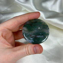 Load image into Gallery viewer, Moss Agate Disc Carving B
