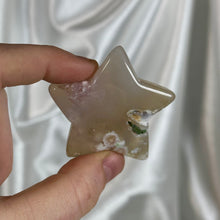 Load image into Gallery viewer, Flower Agate Star Carving D (imperfect)

