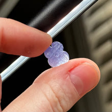 Load image into Gallery viewer, Tanzanite Flower Carving
