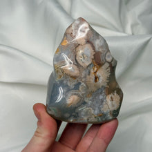 Load image into Gallery viewer, Abstract Flower Agate Flame

