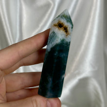 Load image into Gallery viewer, Moss Agate Tower Q (druzy tip)
