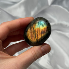 Load image into Gallery viewer, Orange Flash Labradorite Palmstone
