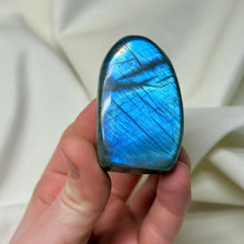Load image into Gallery viewer, Sky Blue Flash Labradorite Freeform

