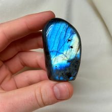 Load image into Gallery viewer, Blue Tones Flash Labradorite Freeform
