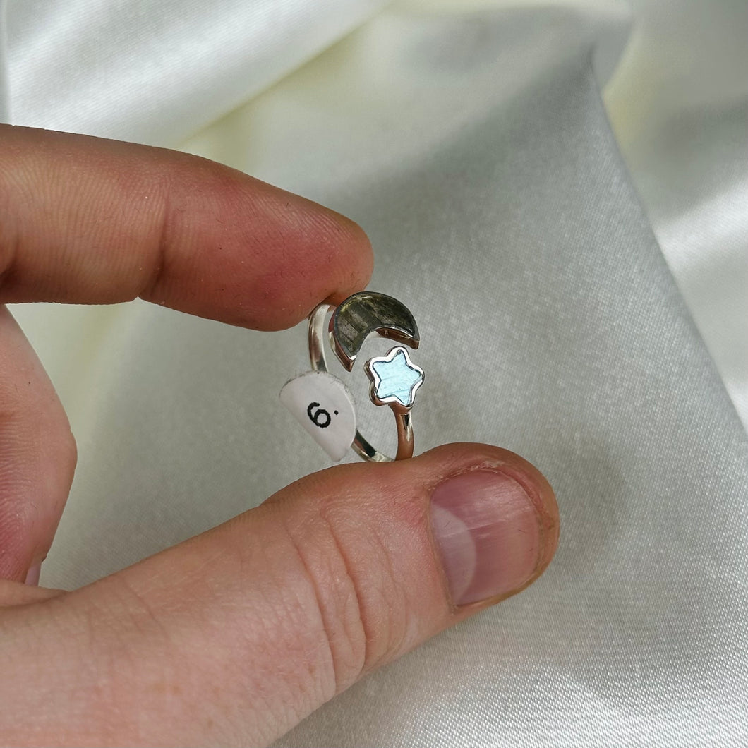 Size 6 Star & Moon Sterling Silver Labradorite Ring
