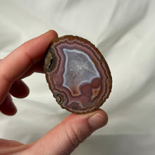 Load image into Gallery viewer, Pink Banded Zhanguo Agate Pair from China
