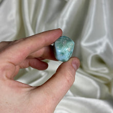 Load image into Gallery viewer, Larimar Tumble E
