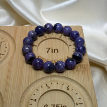 Load image into Gallery viewer, Size 7 Chunky Chatoyant Charoite Stretch Bracelet
