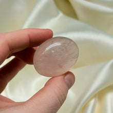 Load image into Gallery viewer, Star Rose Quartz Palmstone E
