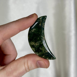 Moss Agate Moon Carving L